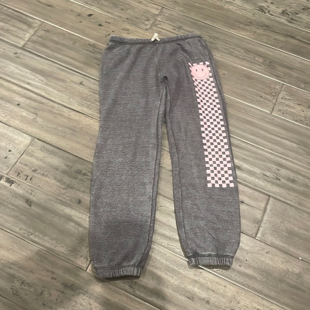 grey sweatpants !